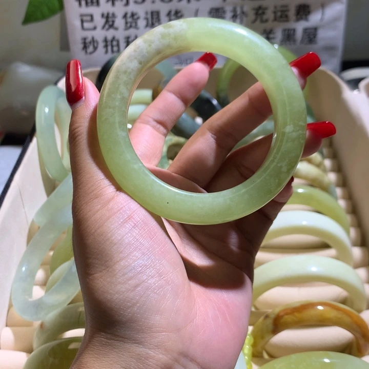 未镶嵌蛇纹石玉手镯