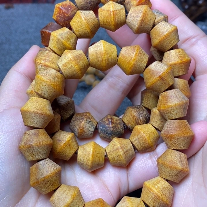 伊****曼贡木手串印贡1516新款3条