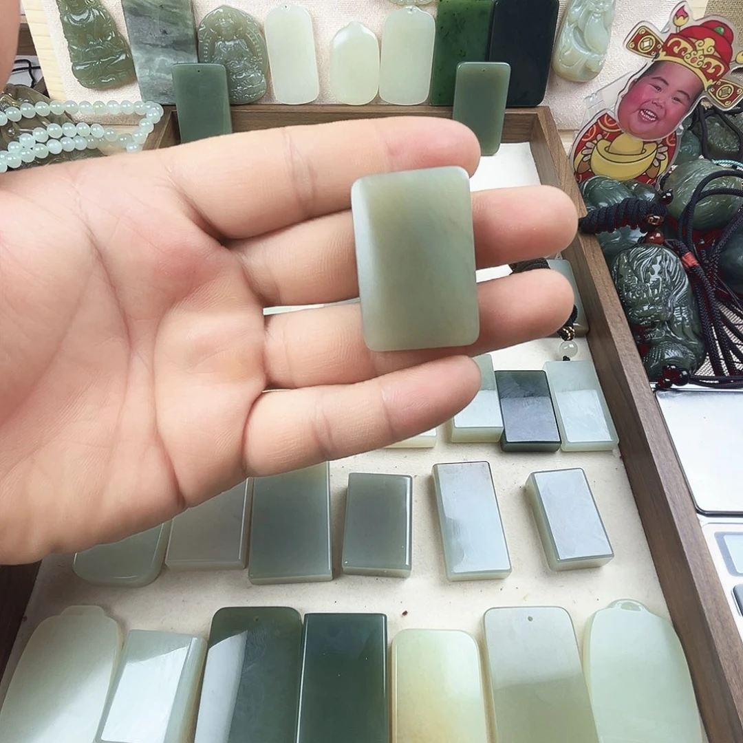 和田玉未镶嵌颈饰