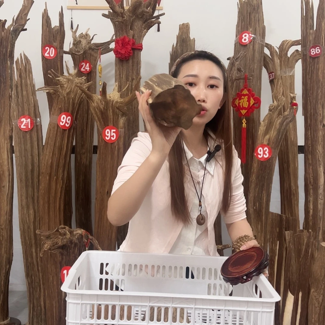 沉香碎屑沉香原材料