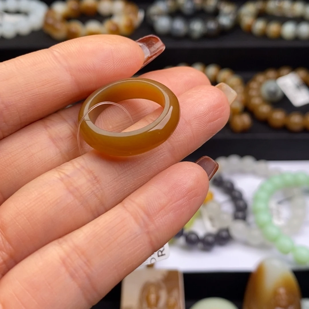 宝***妈和田玉未镶嵌手串