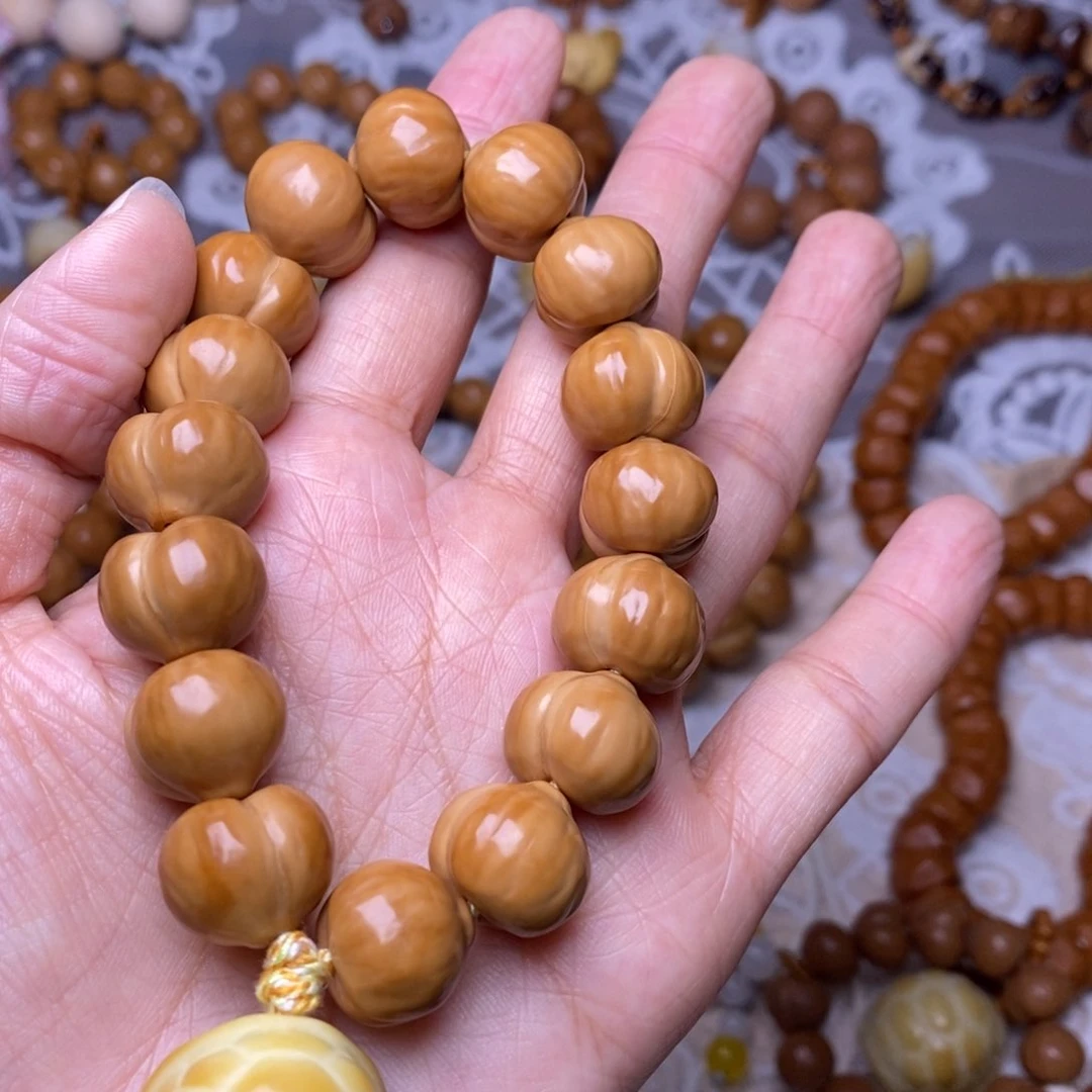 把件猴头核桃柯基屁桃龟甲