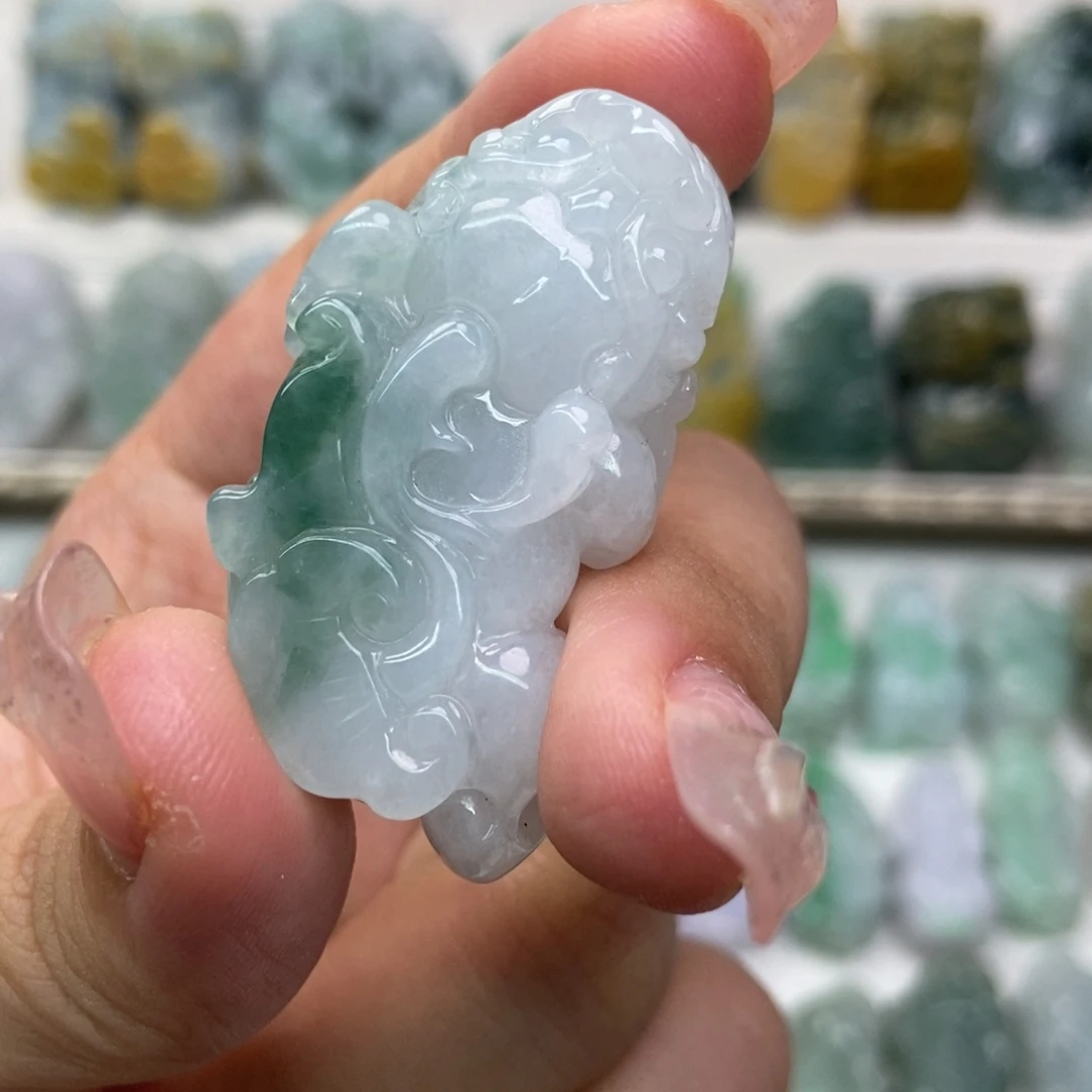 翡翠未镶嵌吊坠(赠链)