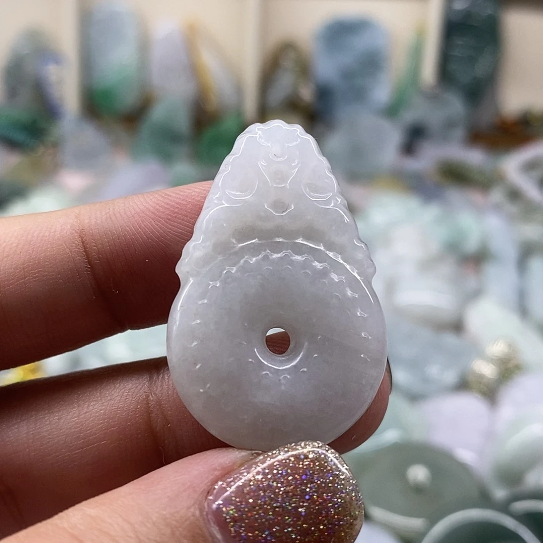 颈饰未镶嵌翡翠天然