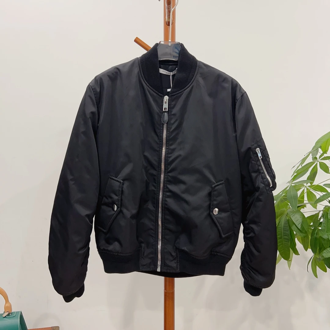 99新 Givenchy/纪梵希 安洁利严选棉衣尺码50成色看直播 GSS23643