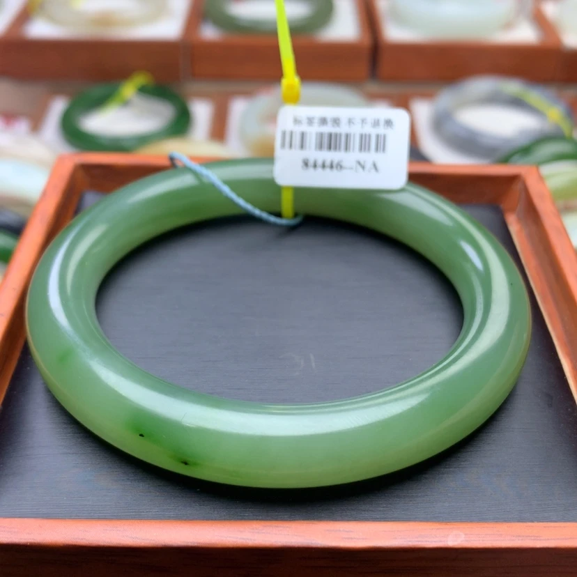 【闪购商品】和田玉手镯未镶嵌6061