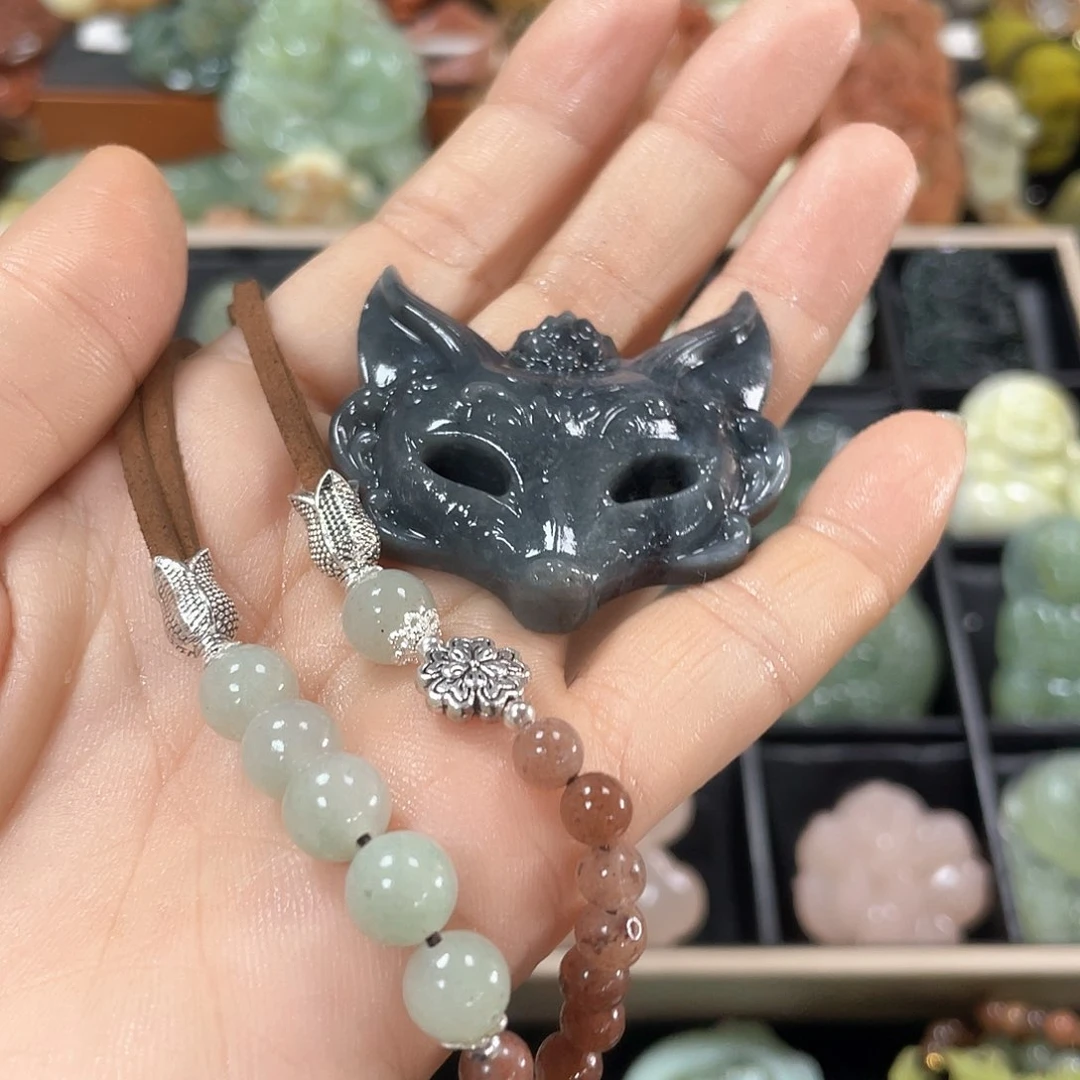 蛇纹石玉颈饰未镶嵌