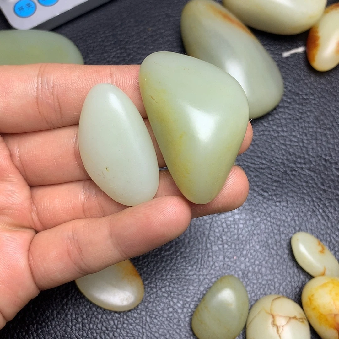 满***号和田玉未镶嵌挂件
