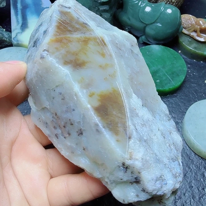 和田玉（糖玉）未镶嵌珠宝奇石
