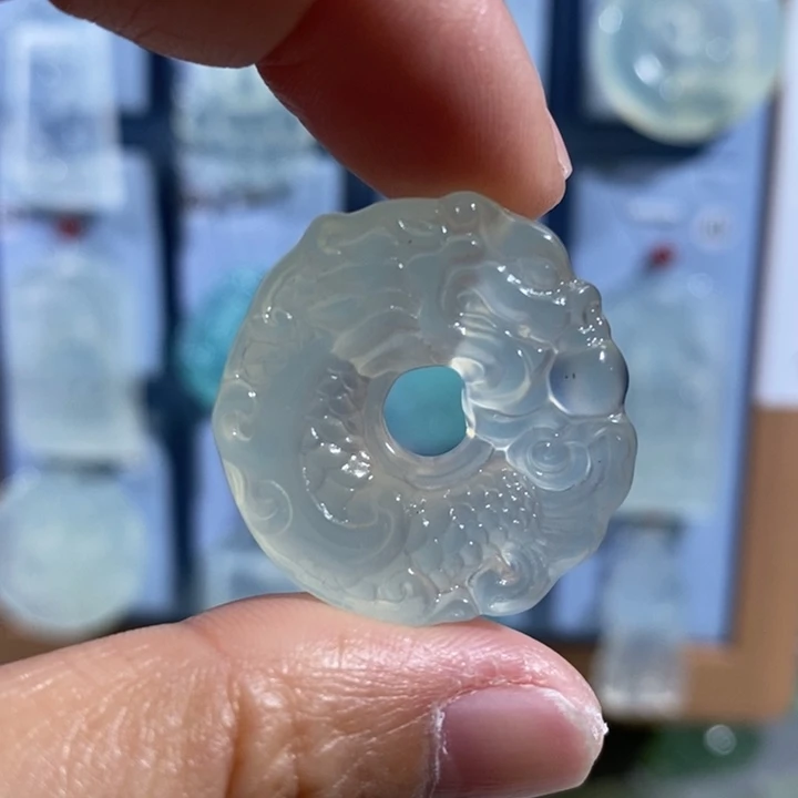 岫玉未镶嵌吊坠吊坠