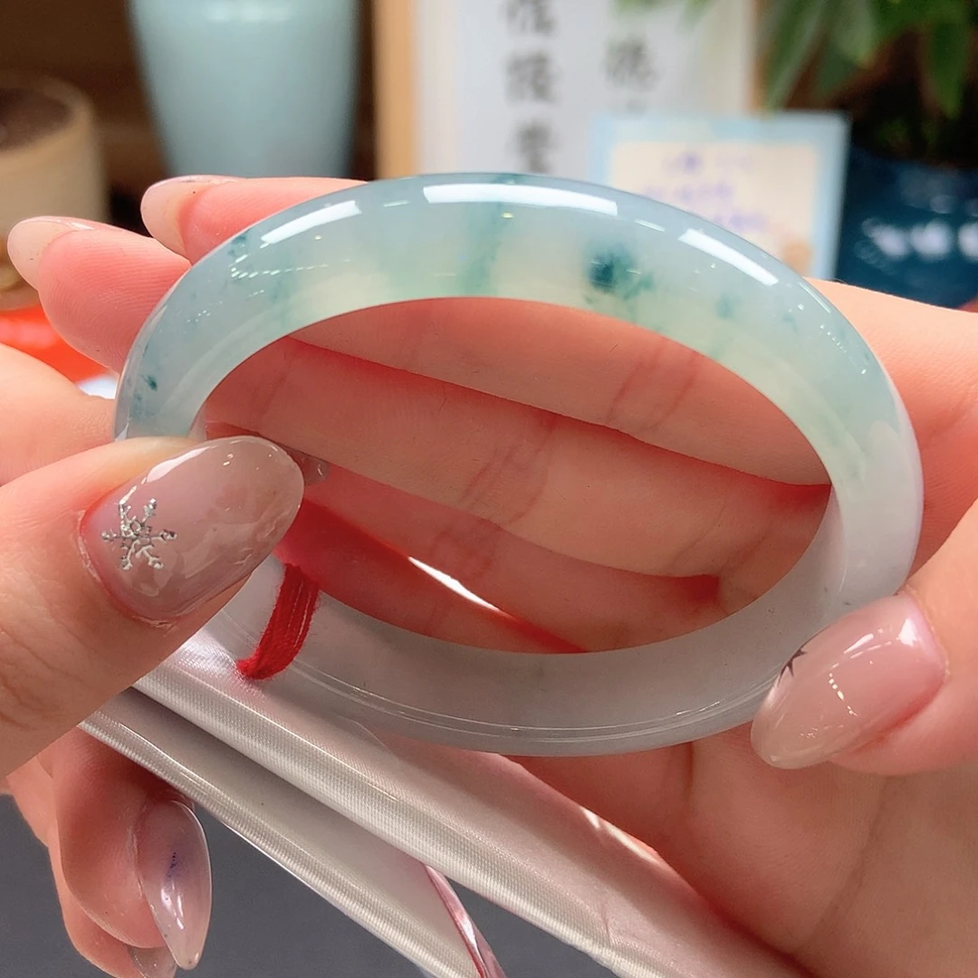 翡翠未镶嵌手镯意境感飘花贵妃64号