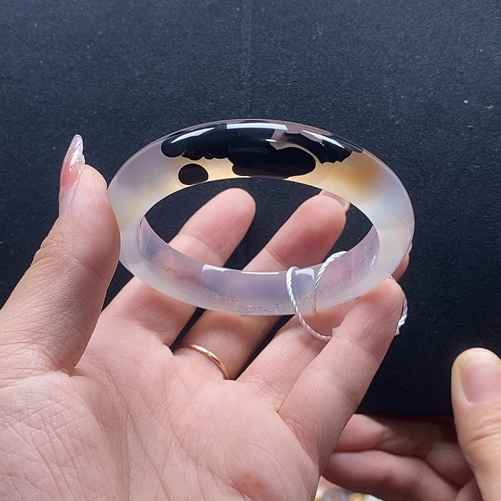 玛瑙/玉髓未镶嵌手镯59.2