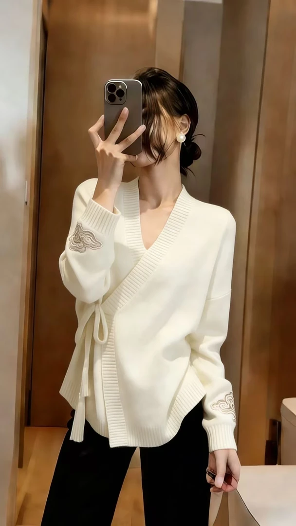 Z624新中式奶白色针织上衣打底女轻奢高级感内搭气质绝美上衣秋冬