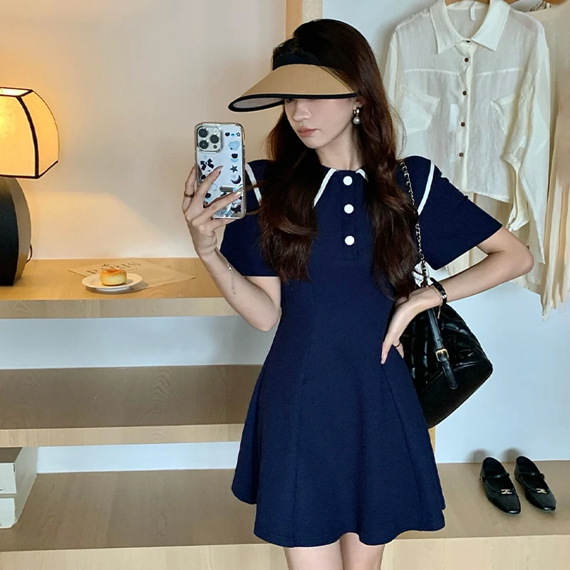 A443显瘦小个子时尚减龄连衣裙女款2025新款翻领撞色气质小黑裙