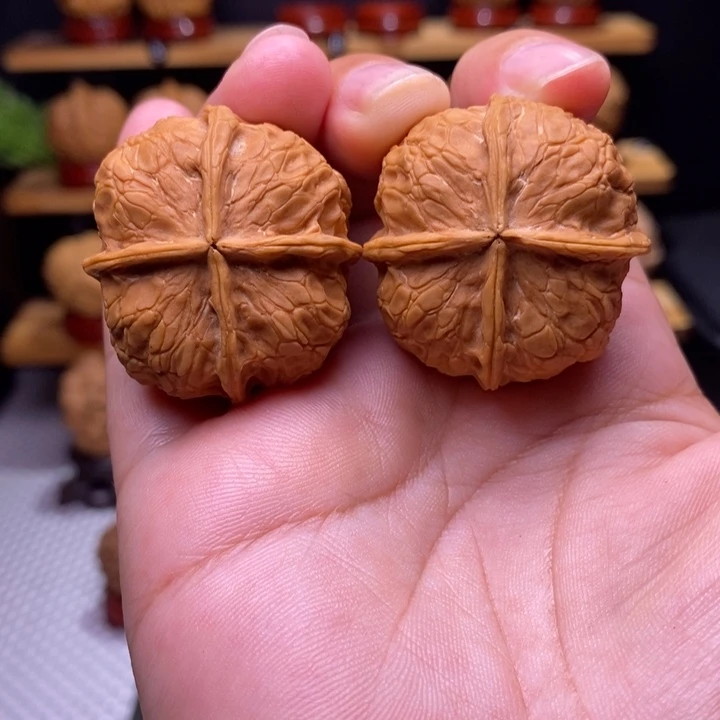 王***跑核桃云铁 柿饼子四棱2号
