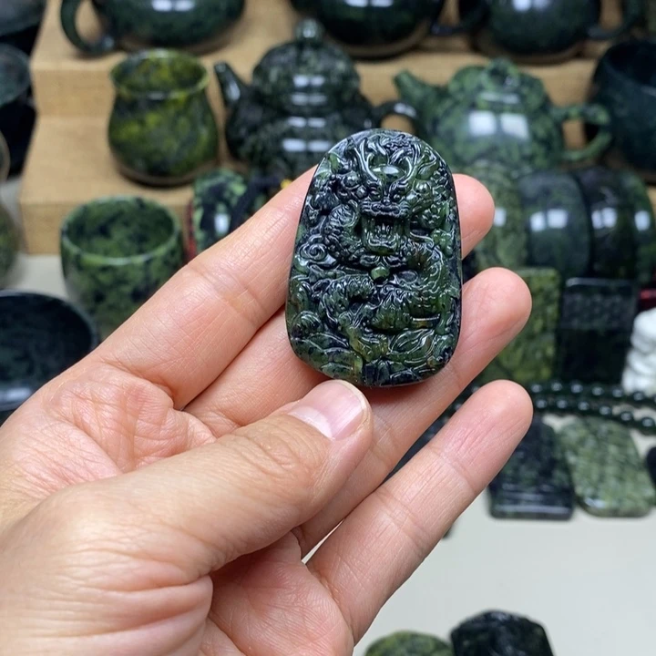 蛇纹石玉未镶嵌项链药王石龙牌