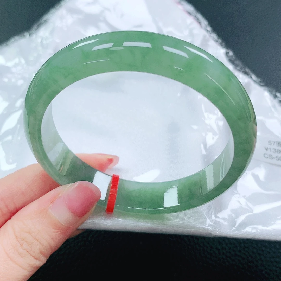 翡翠手镯未镶嵌57圈