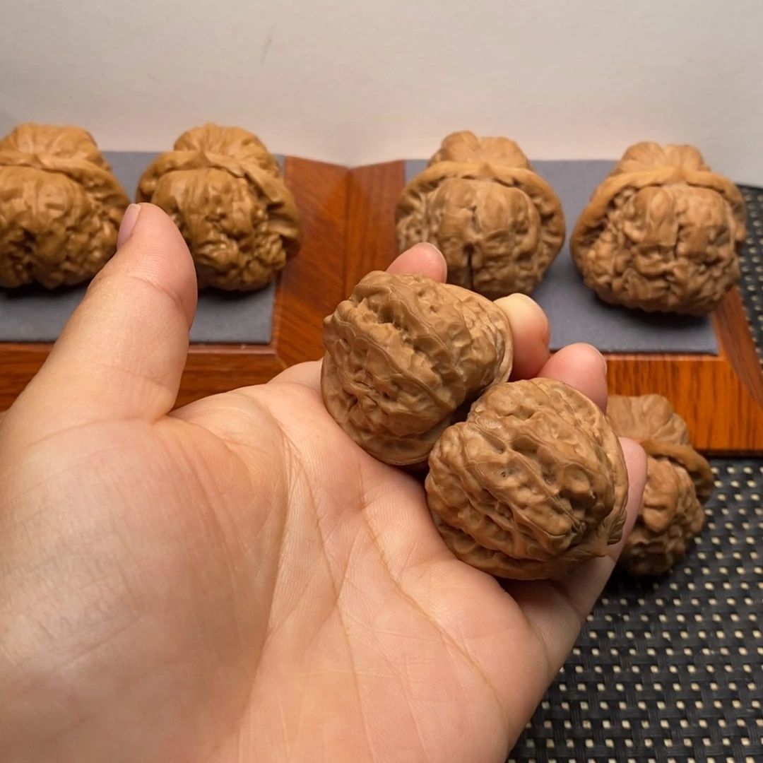 反***色文玩核桃把件全品边35左右