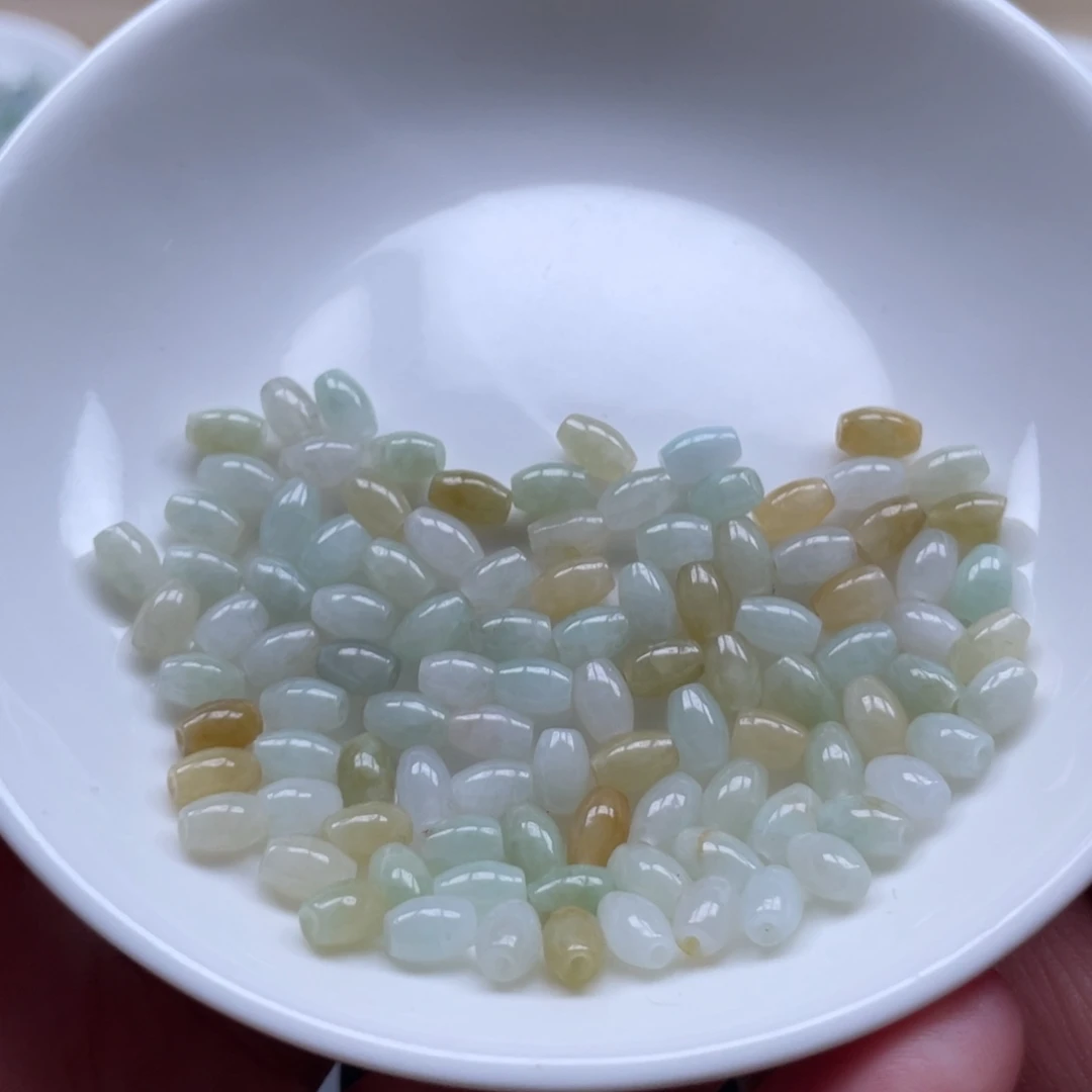 翡翠未镶嵌颈饰珠子卡3左右100颗