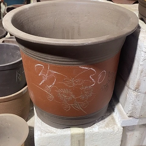 中国宜兴紫砂花盆，