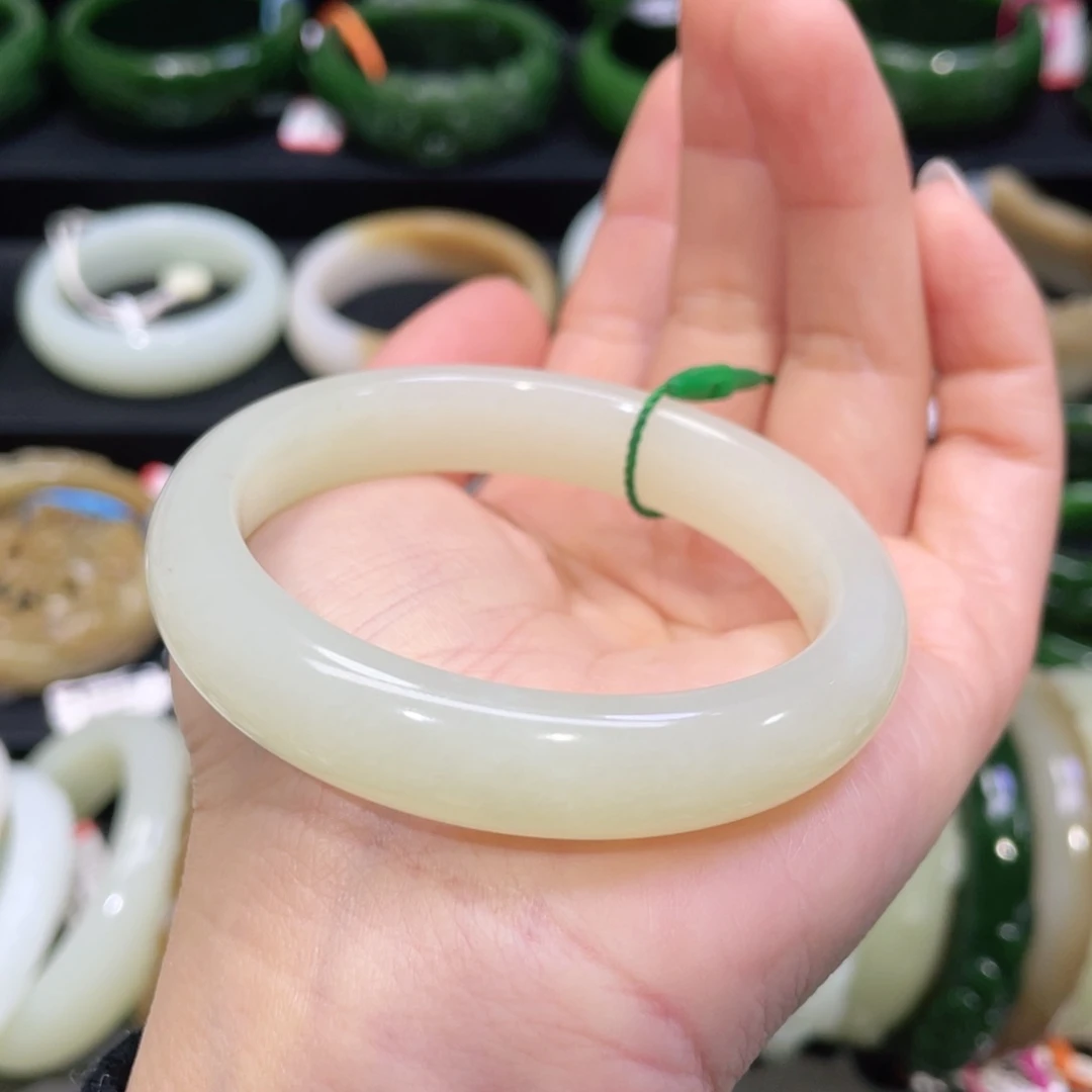 未镶嵌手镯和田玉98