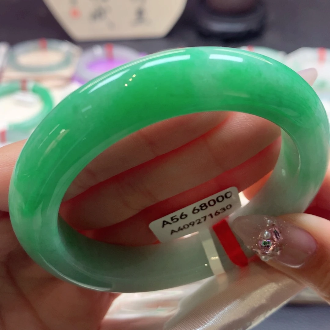 翡翠手镯未镶嵌48翡翠手镯99