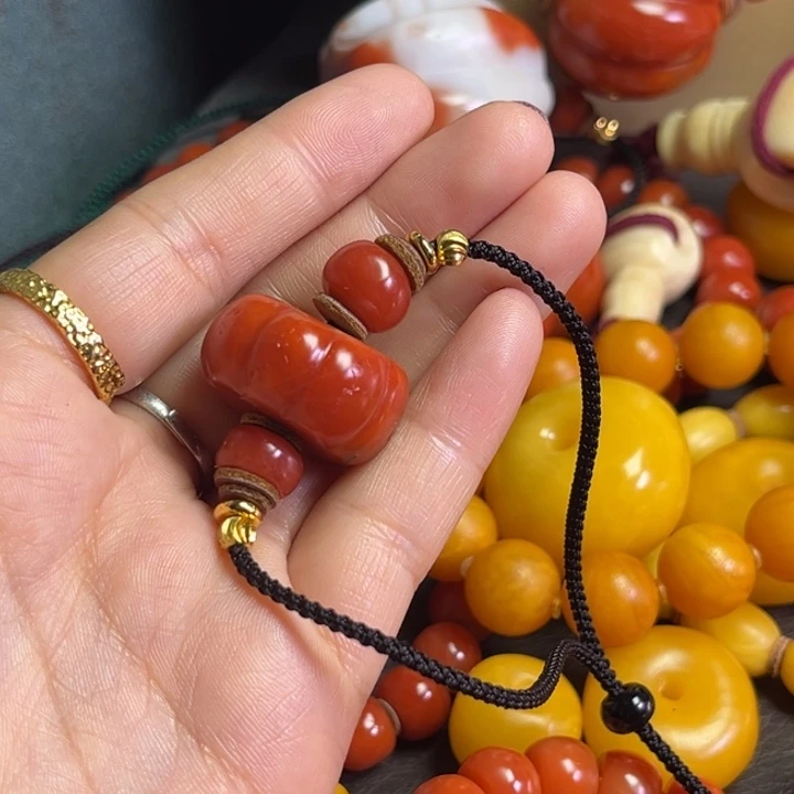 颈饰琉璃逍**火琉璃……………..