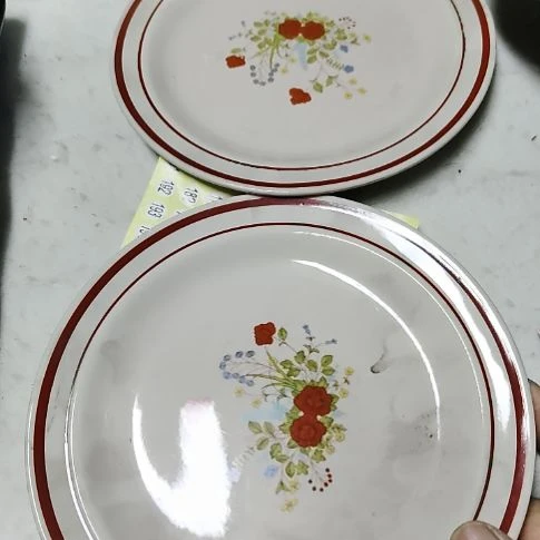 瓷片瓷片,各种摆件,均有瑕疵。沙锅!