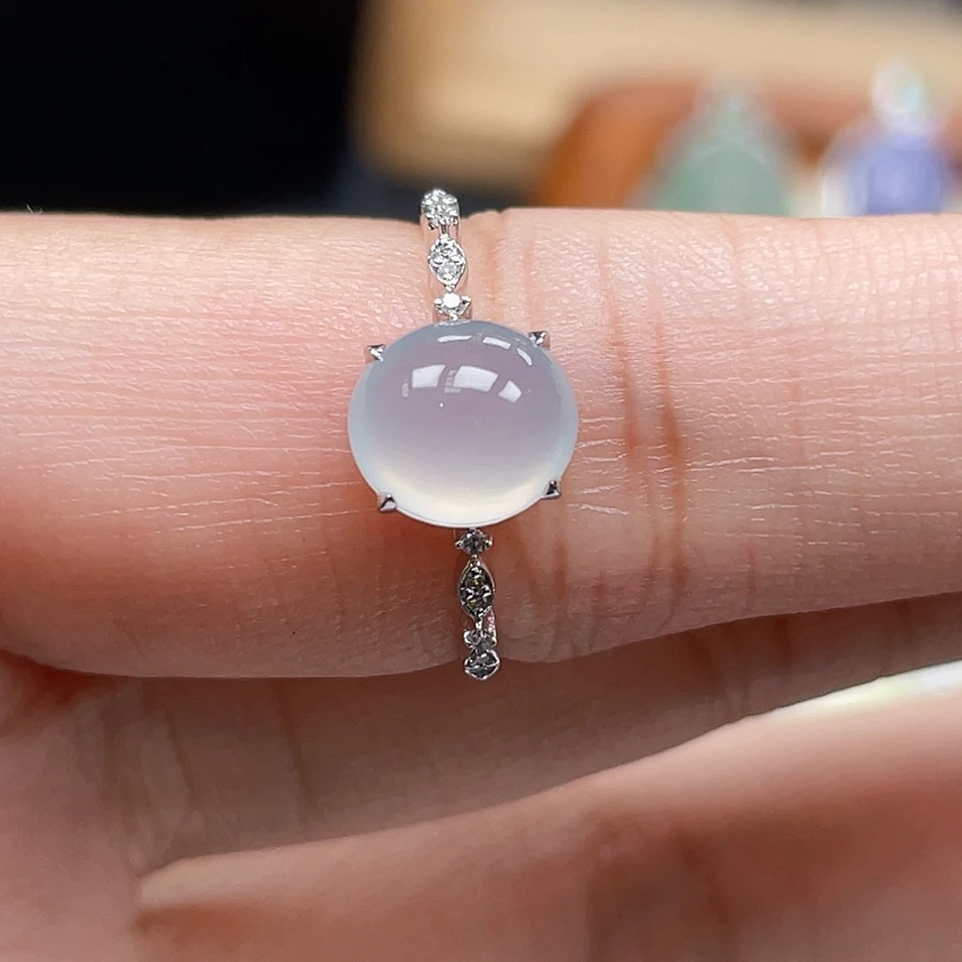 翡翠18K金镶嵌戒指冰蛋面