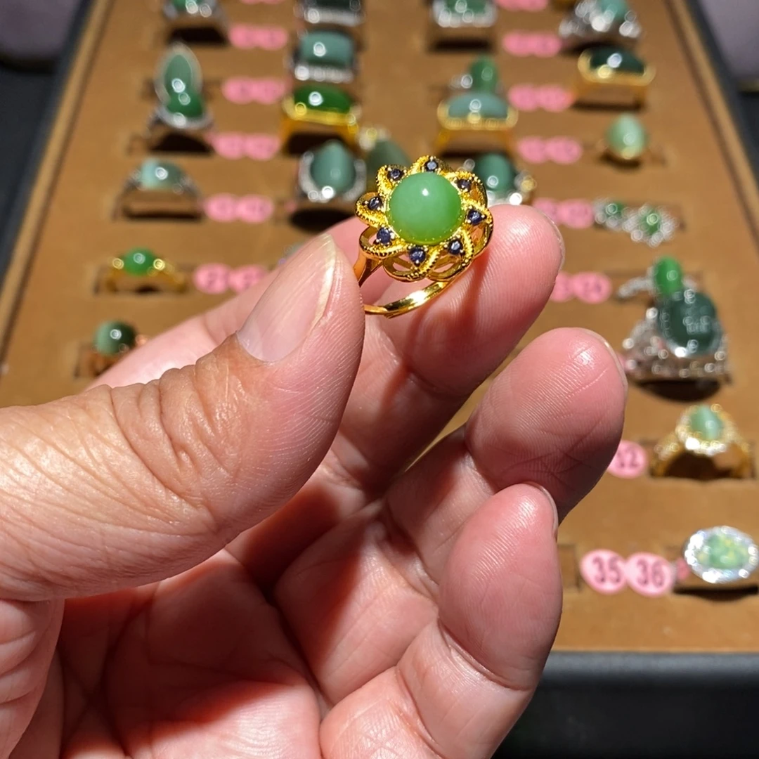 和田玉未镶嵌戒指