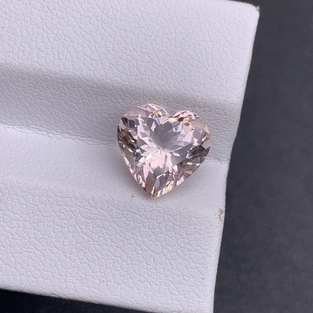 天然摩根石3.2克拉尺寸10*10*6