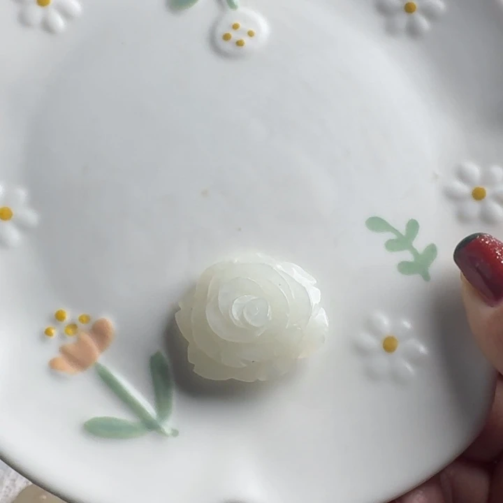 和田玉未镶嵌颈饰白玉花