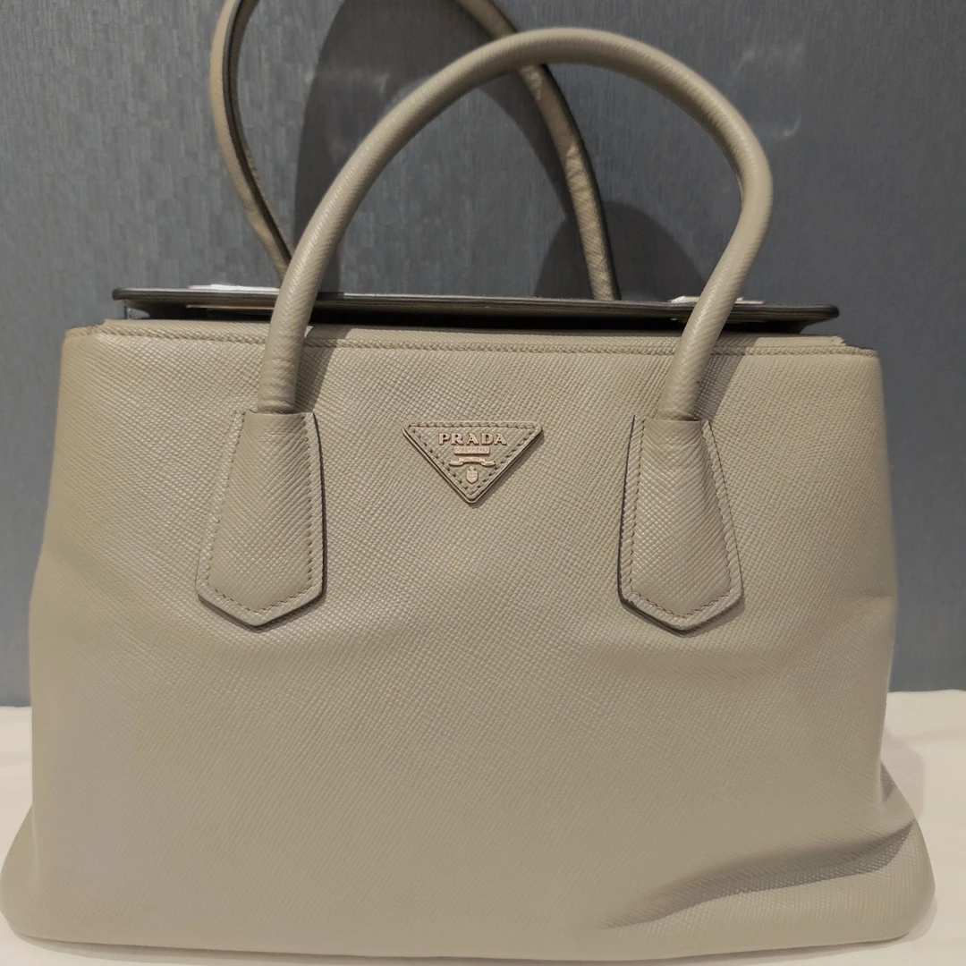 95新 Prada/普拉达 普拉达时尚女士手提包yy1552 0118