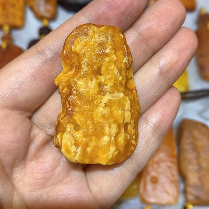 定制琥珀未镶嵌俄料金白原石牌子