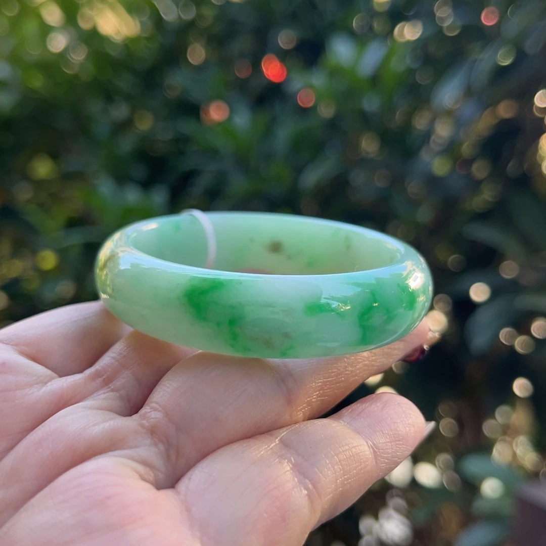 翡翠未镶嵌手镯56贵妃