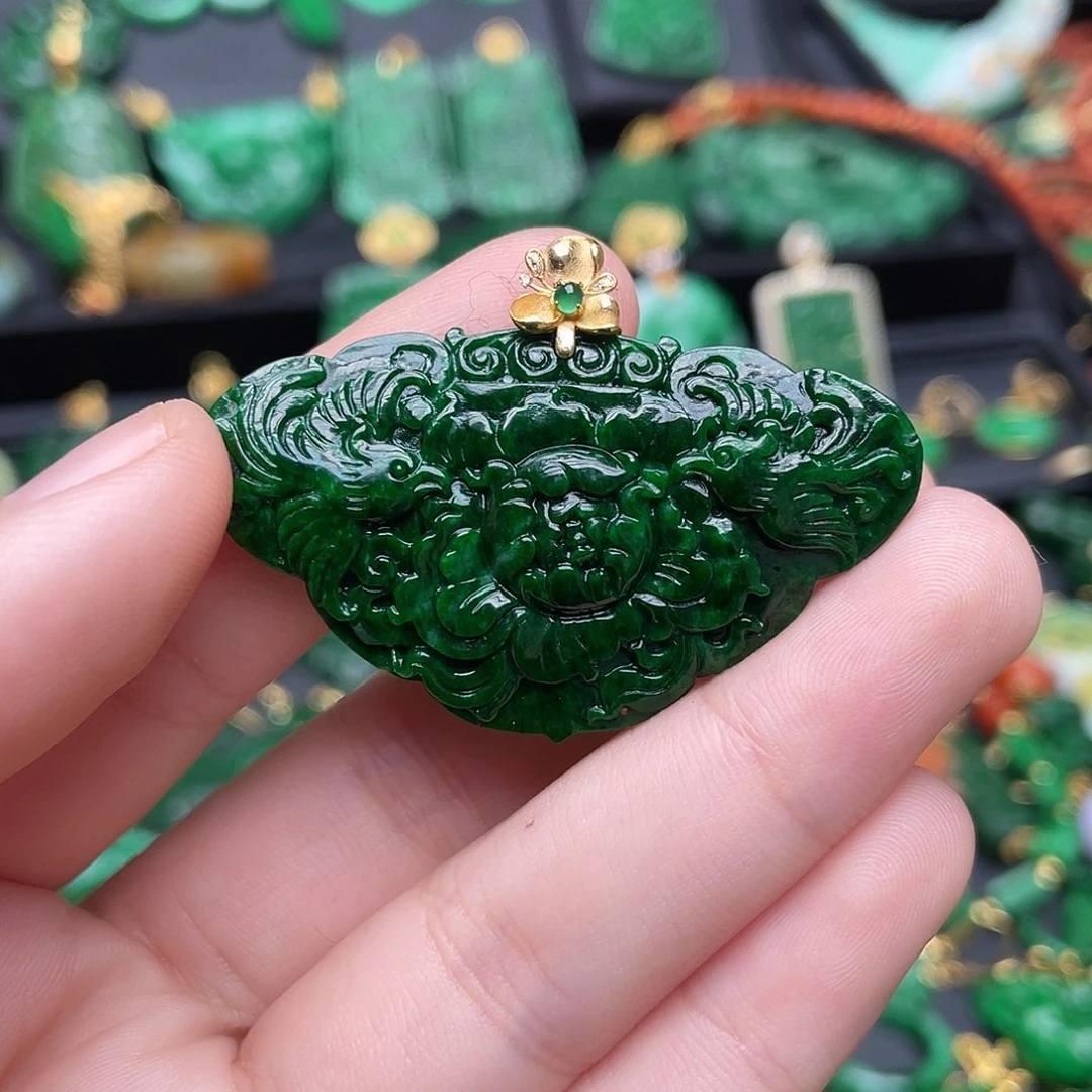 翡翠18K金镶嵌颈饰