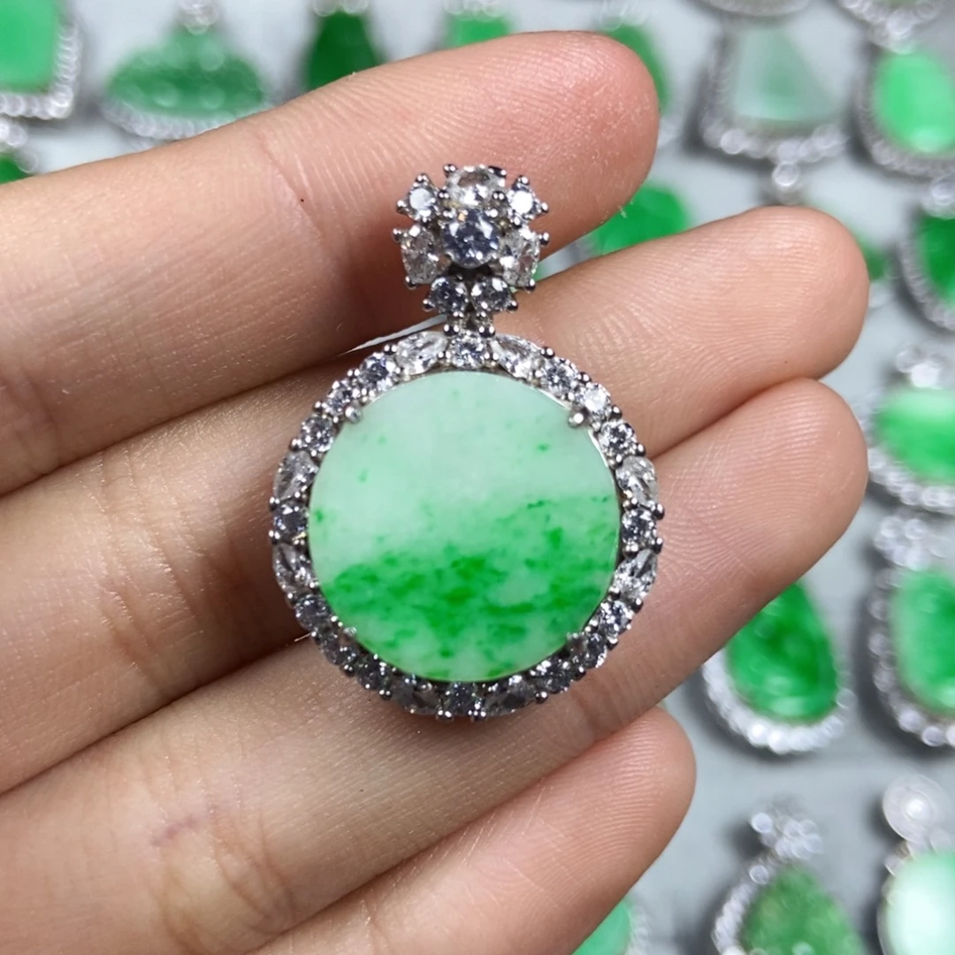 颈饰未镶嵌翡翠圆