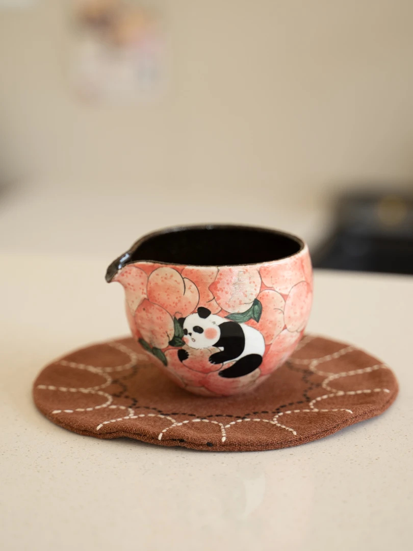 紫霞 | 满绘粉桃熊猫抱桃公道杯