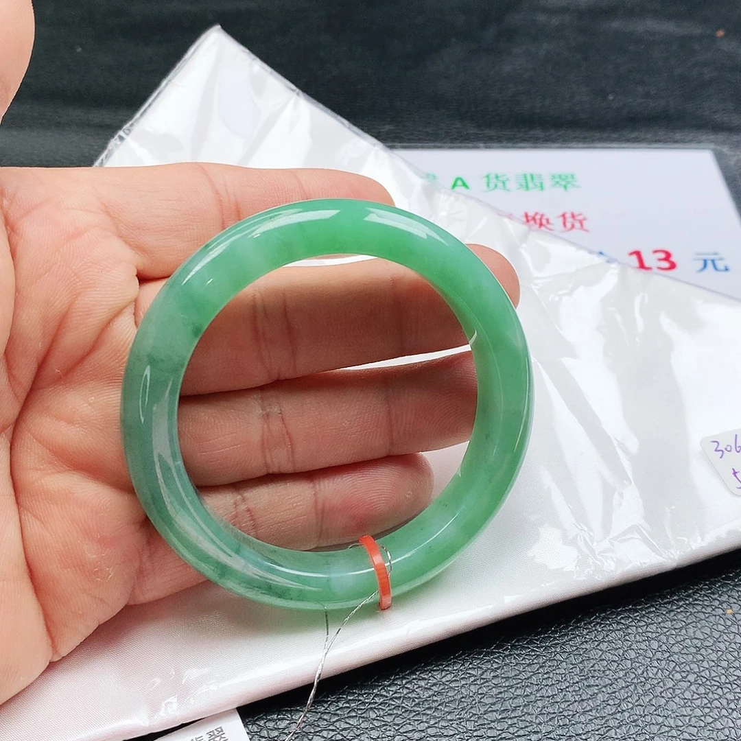 翡翠手镯未镶嵌圆*哥天然翡翠手镯