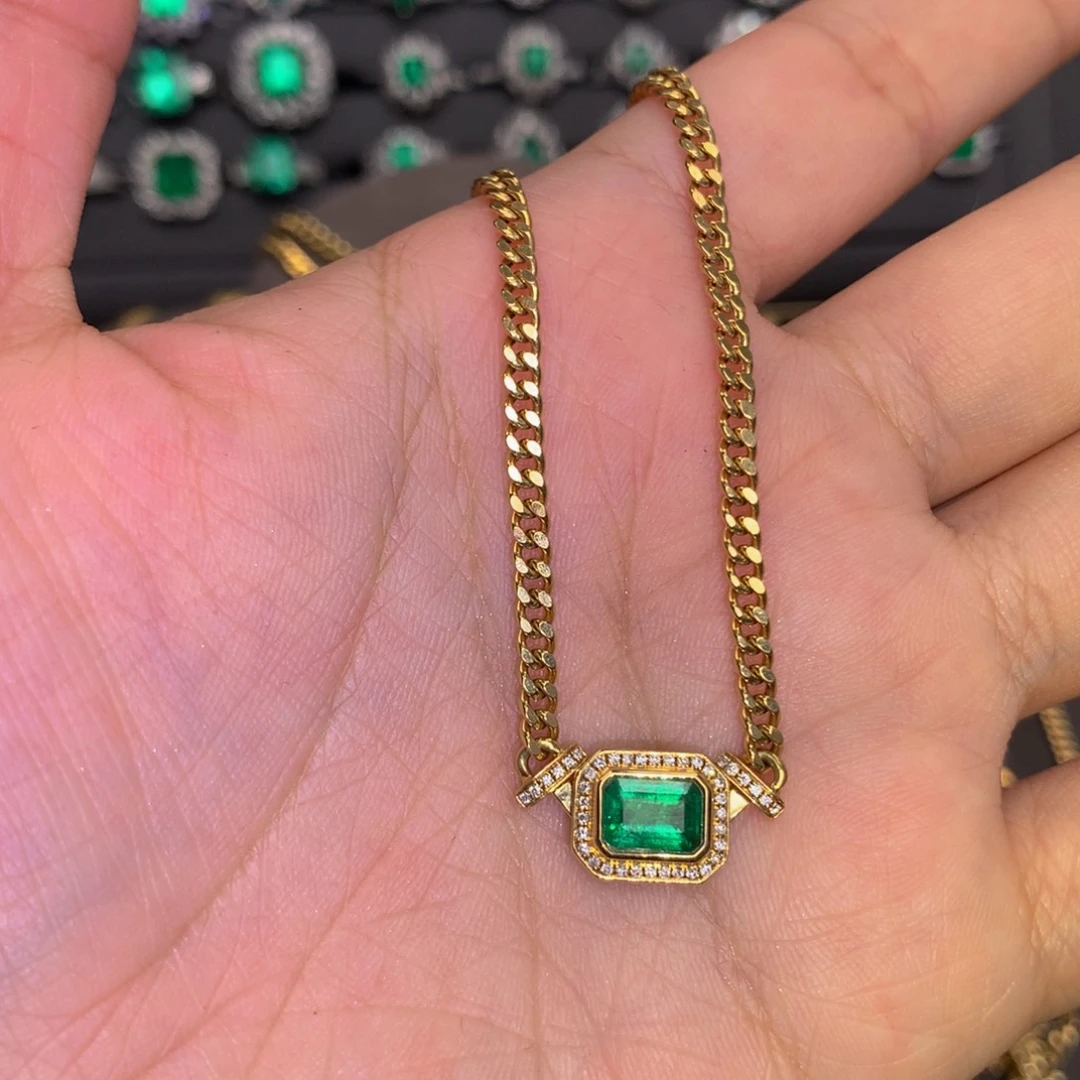 祖母绿项链18K金镶嵌✨****?