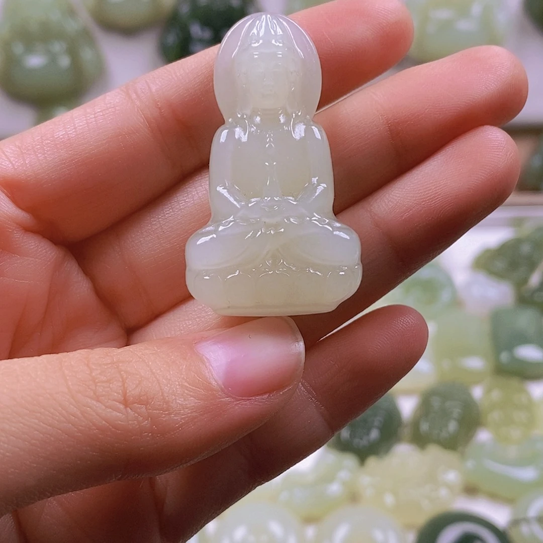 过****和田玉未镶嵌颈饰