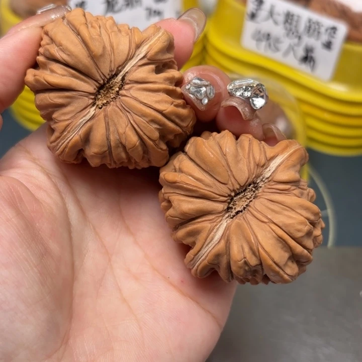 文玩核桃吊坠47-23700-02