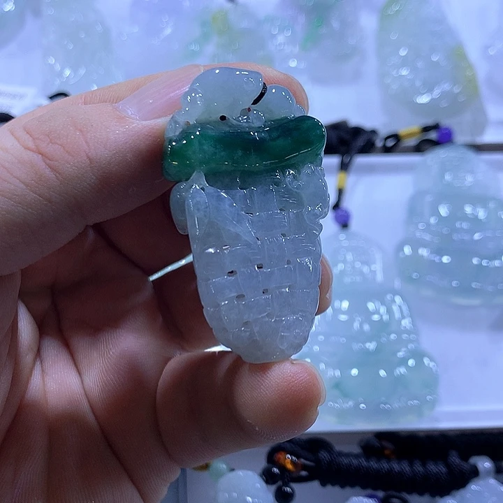 翡翠未镶嵌颈饰天然翡翠A货吊坠