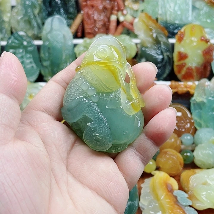 蛇纹石玉未镶嵌挂件