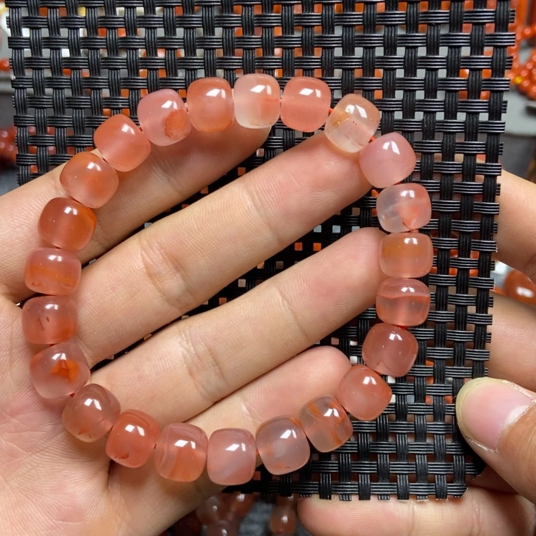 南红玛瑙手串未镶嵌圆****?9+’mm