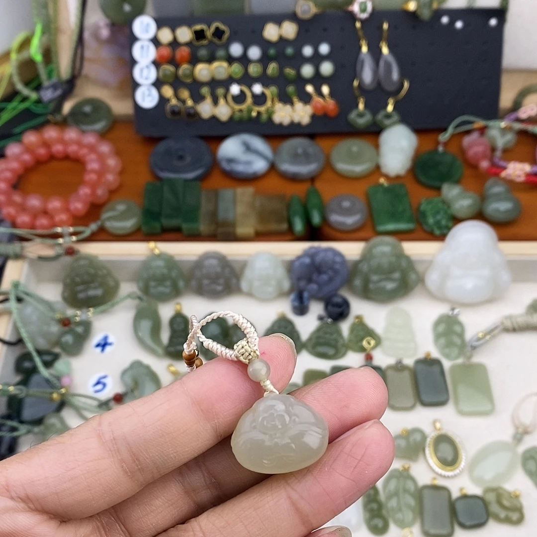 和田玉未镶嵌吊坠(不含链)