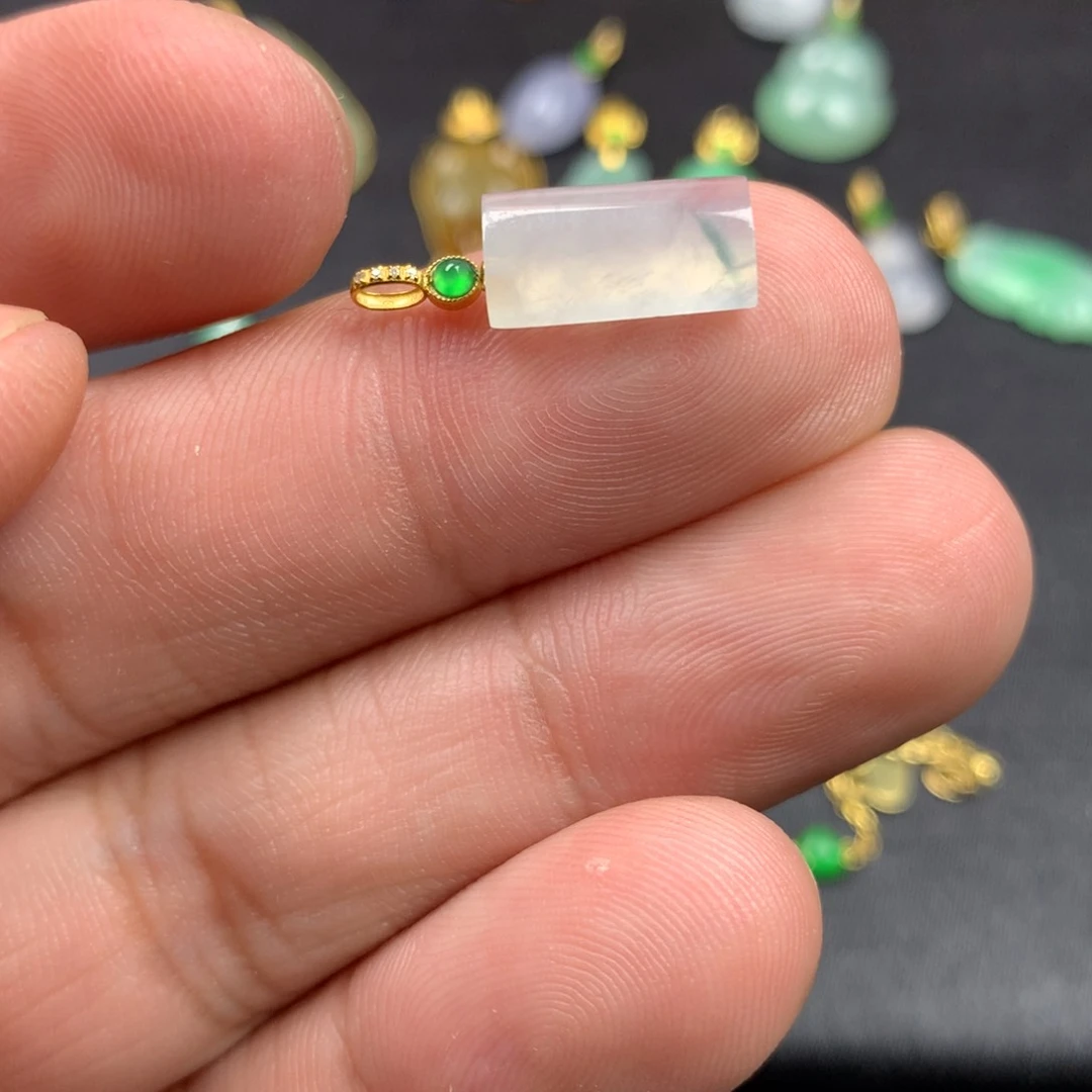 【闪购商品】颈饰18K金镶嵌翡翠翡翠