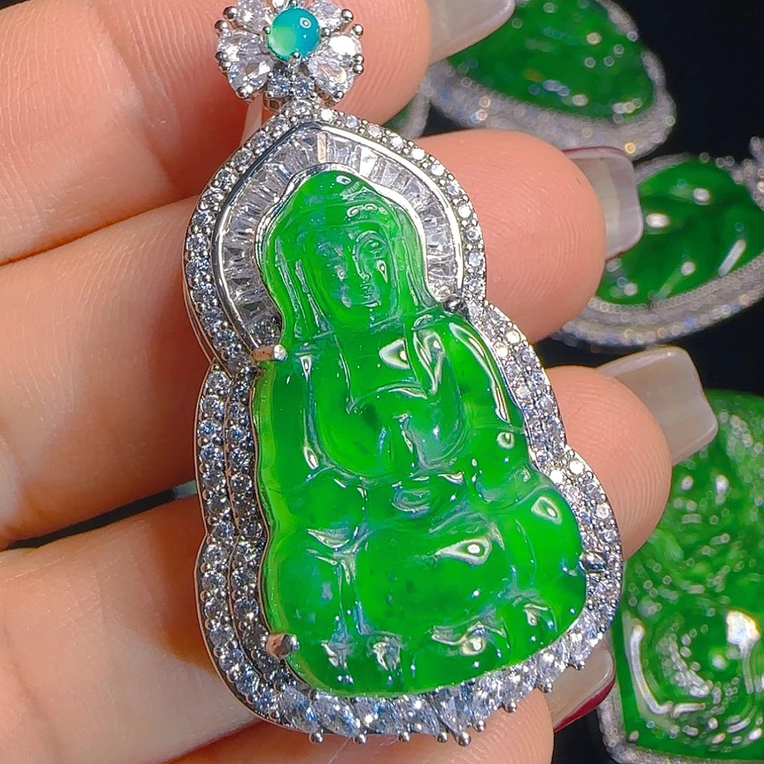 翡翠吊坠(赠链)未镶嵌