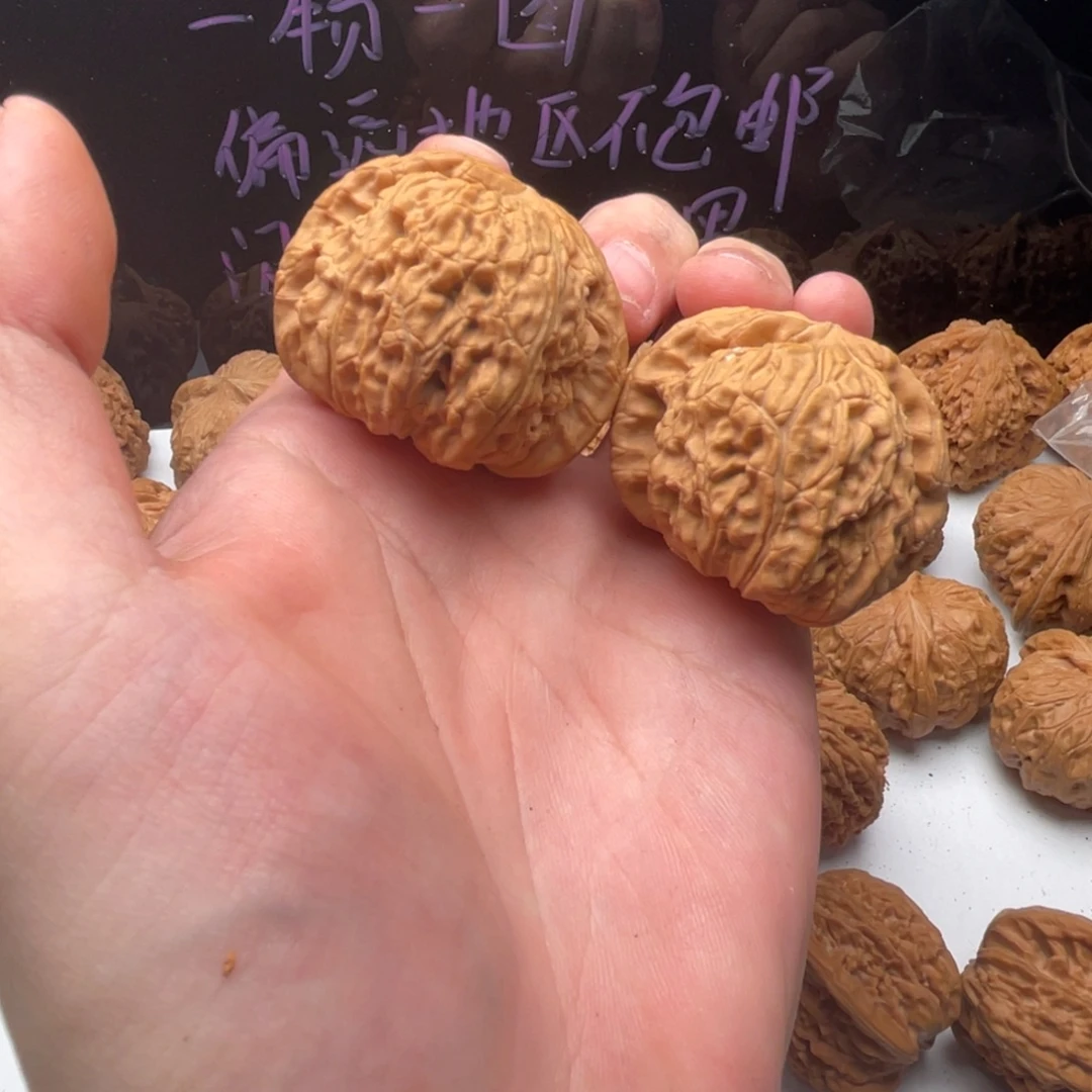 仰***空把件核桃43全品白狮子