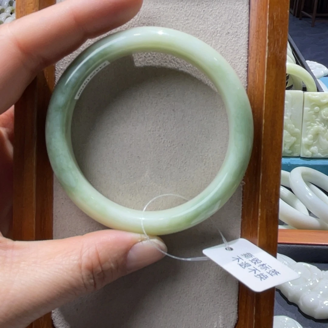 蓝田玉（蛇纹石化大理石玉）手镯未镶嵌游**水